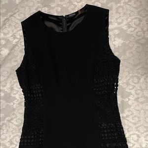 Elie Tahari black cocktail dress with knitting pattern on sides - size 4